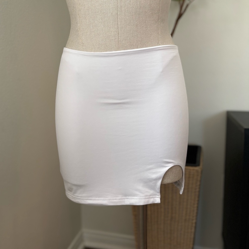 Sheseeworld White Mini Skirt sz M